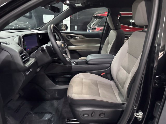 Used 2026 Chevrolet Traverse LT w/ Driver Confidence Package AWD/4WD image 12