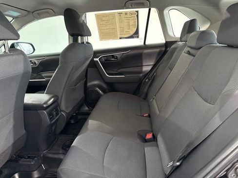 Used 2022 Toyota RAV4 LE AWD/4WD image 16