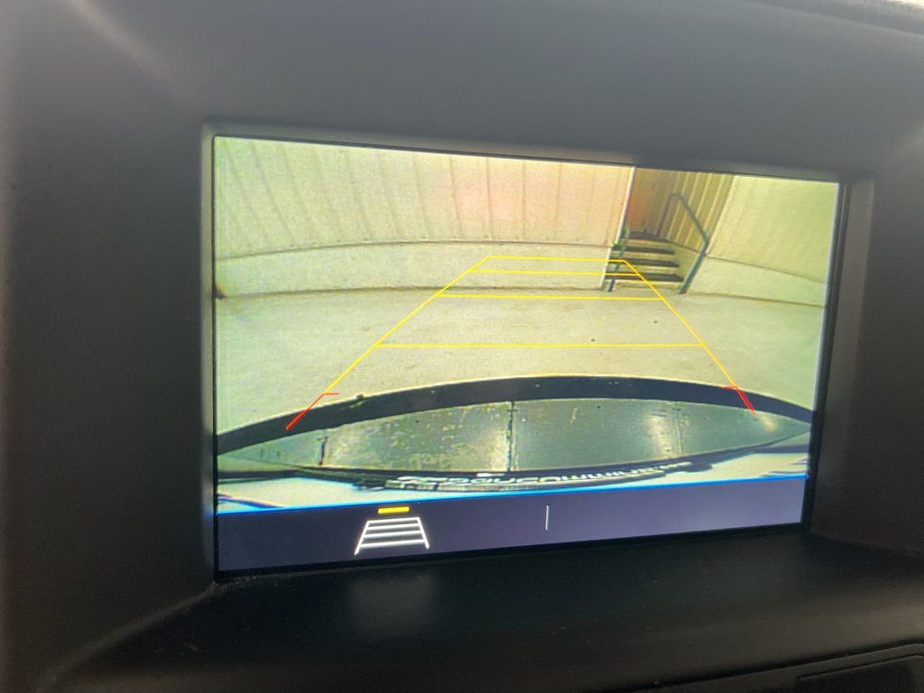 Used 2019 GMC Terrain SLE w/ Driver Convenience Package FWD image 14
