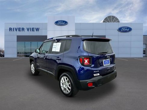 Used 2019 Jeep Renegade Latitude w/ Cold Weather Group image 4