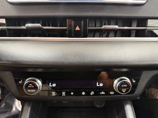 Used 2024 Mitsubishi Outlander SE AWD/4WD image 38