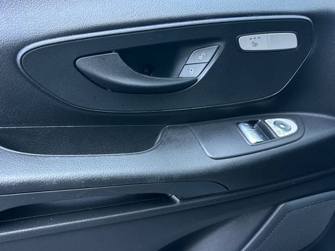 Used 2022 Mercedes-Benz Metris image 10