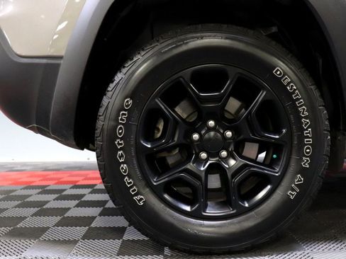 Used 2020 Jeep Cherokee Trailhawk image 74