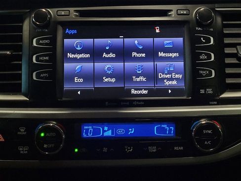 Used 2019 Toyota Highlander XLE FWD image 25