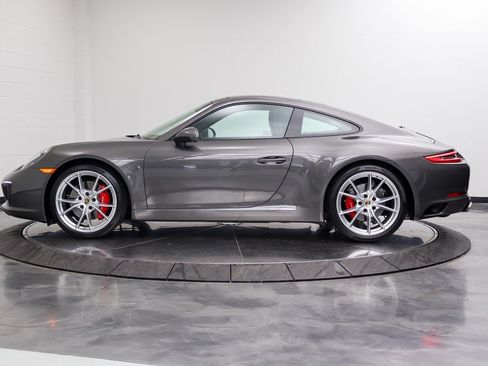 Used 2019 Porsche 911 Carrera S RWD image 2