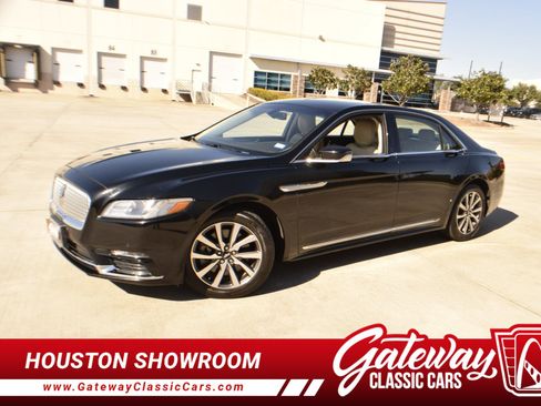 Used 2018 Lincoln Continental Premiere image 1