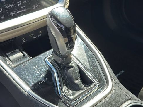 Certified 2022 Subaru Outback Premium AWD/4WD image 18