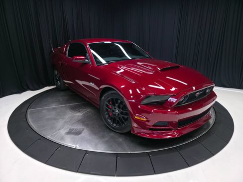 Used 2014 Ford Mustang GT Premium w/ Comfort Package RWD image 16