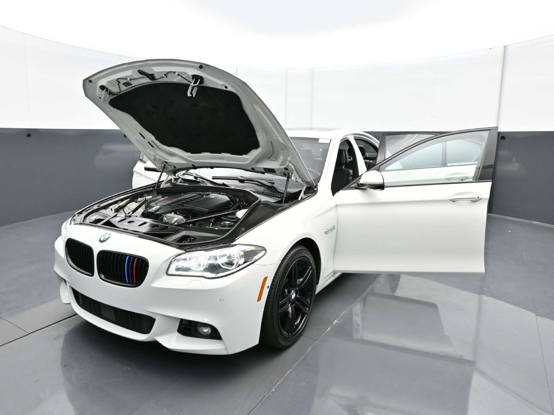 Used 2016 BMW 535i xDrive Sedan AWD/4WD image 35