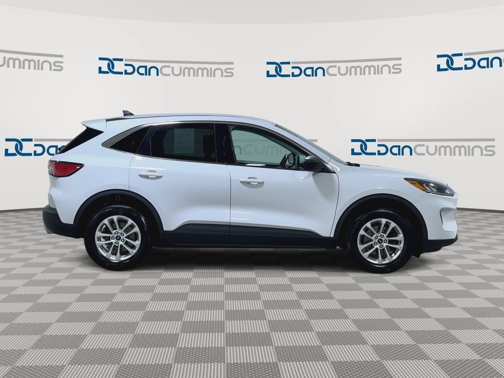 Used 2022 Ford Escape SE AWD/4WD image 9