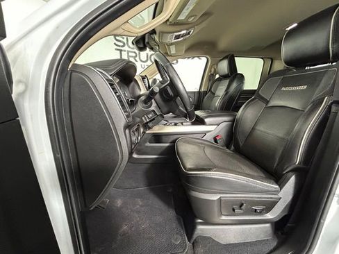Used 2022 RAM 3500 Laramie AWD/4WD image 23