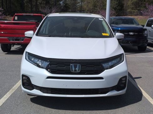 Used 2025 Honda Odyssey Elite image 2