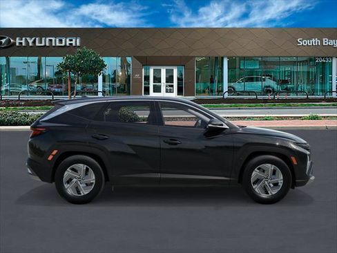 New 2026 Hyundai Tucson Blue SE image 7