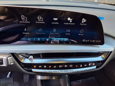 Used 2026 Cadillac Lyriq Sport image 18