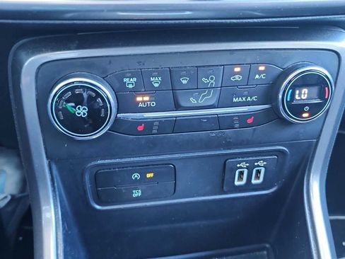 Used 2019 Ford EcoSport SE w/ SE Convenience Package image 20