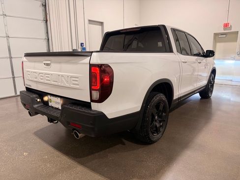 Used 2025 Honda Ridgeline Black Edition image 5