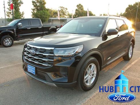 Used 2025 Ford Explorer Active RWD image 1
