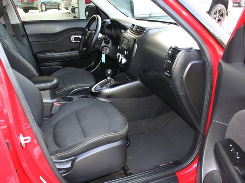 Used 2016 Kia Soul + FWD image 23