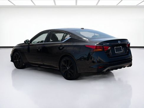 Used 2020 Nissan Altima 2.5 SR w/ Premium Package FWD image 6
