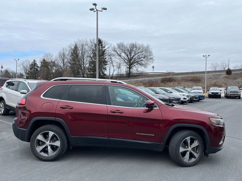 Used 2019 Jeep Cherokee Limited image 4