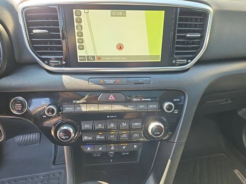 Used 2022 Kia Sportage EX w/ EX Technology Package image 3
