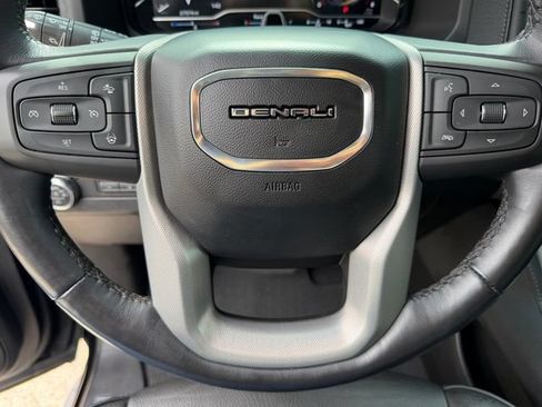 Used 2023 GMC Yukon XL Denali w/ Advanced Technology Package AWD/4WD image 27