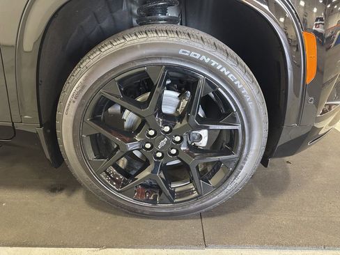 New 2026 Chevrolet Traverse RS w/ LPO, Floor Liner Package AWD/4WD image 8