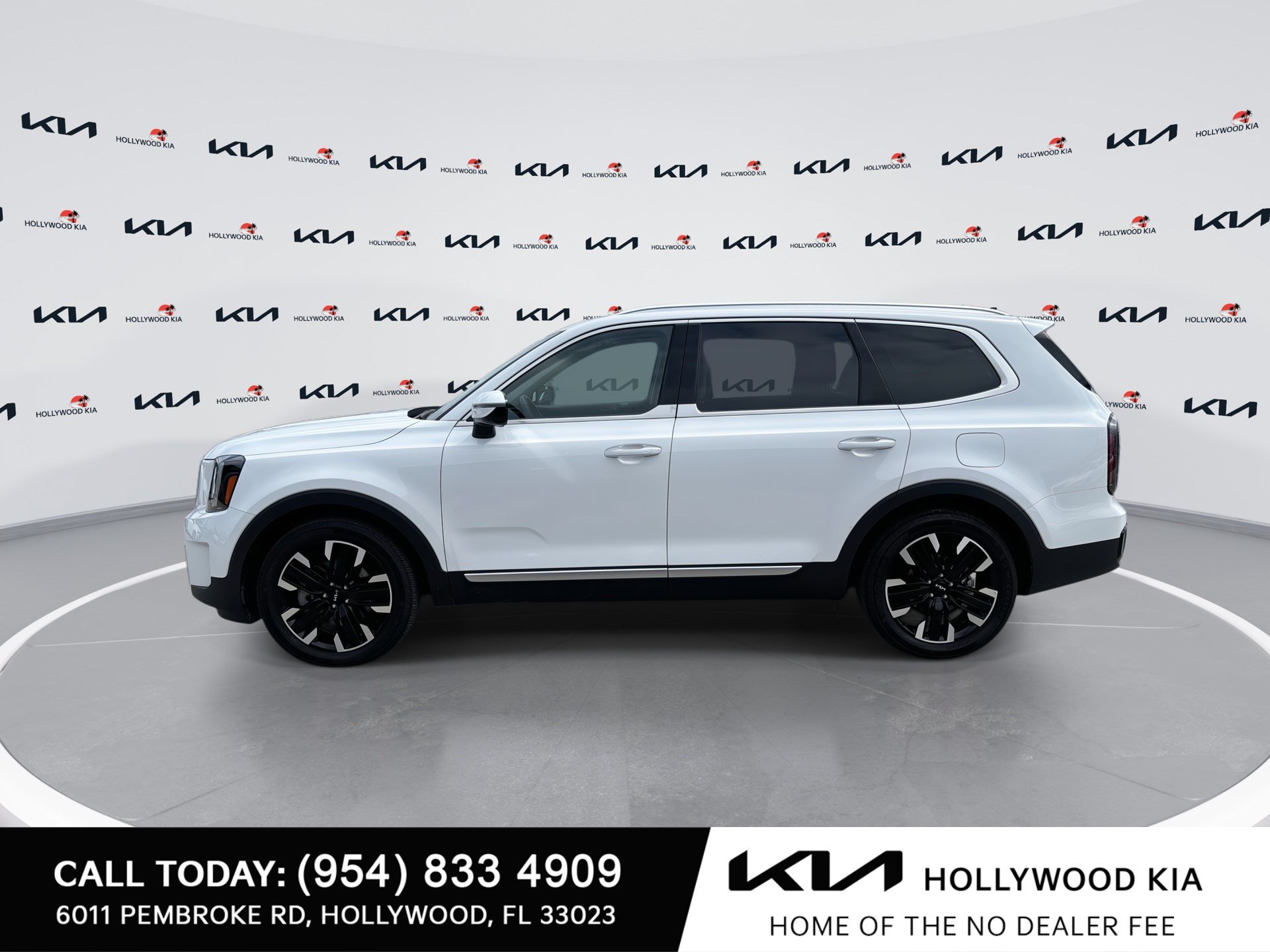 Used 2025 Kia Telluride SX w/ SX Captain's Chair Package AWD/4WD image 5