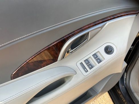 Used 2011 Buick LaCrosse CXL image 12
