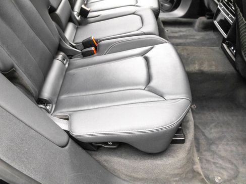 Used 2019 Audi Q8 Premium Plus image 39