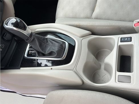 Used 2021 Nissan Rogue Sport SV image 33