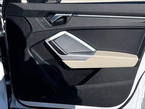 Used 2022 Audi Q3 2.0T Premium Plus image 23