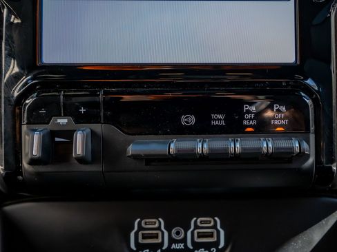 Used 2024 RAM 2500 Big Horn w/ Night Edition image 27