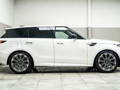Used 2024 Land Rover Range Rover Sport Dynamic SE AWD/4WD image 7