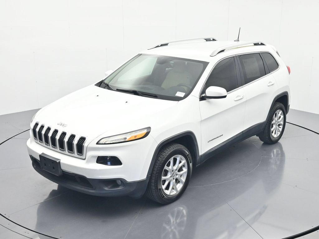 Used 2016 Jeep Cherokee Latitude FWD image 29