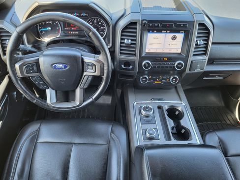 Used 2019 Ford Expedition XLT w/ Equipment Group 201A AWD/4WD image 22