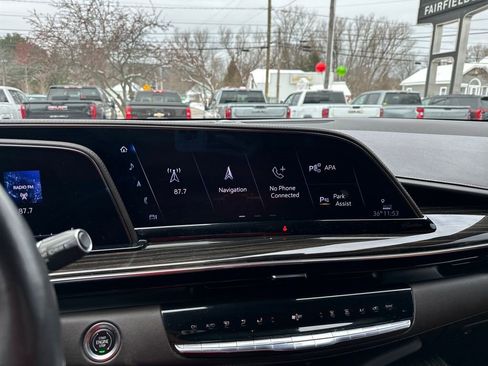 Certified 2022 Cadillac Escalade Sport w/ Touring Package image 18