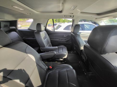 Used 2020 Chevrolet Traverse Premier FWD image 9