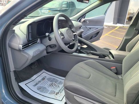 Used 2023 Hyundai Elantra SEL image 13