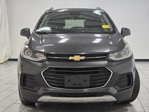 Used 2020 Chevrolet Trax LT w/ LT Convenience Package image 8