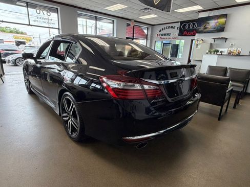Used 2016 Honda Accord Sport image 6