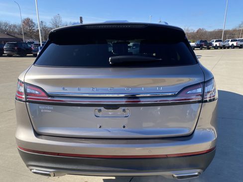 Used 2021 Lincoln Nautilus FWD w/ Equipment Group 101A image 7