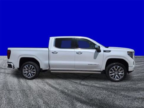Used 2023 GMC Sierra 1500 Denali w/ Denali Reserve Package AWD/4WD image 3