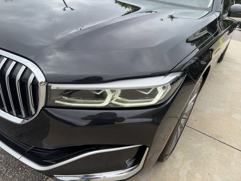 Used 2022 BMW 750i xDrive w/ Executive Package AWD/4WD image 11