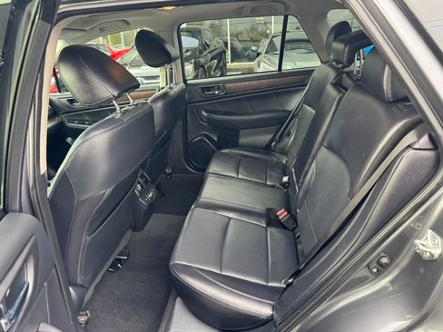 Used 2018 Subaru Outback 2.5i Limited image 9