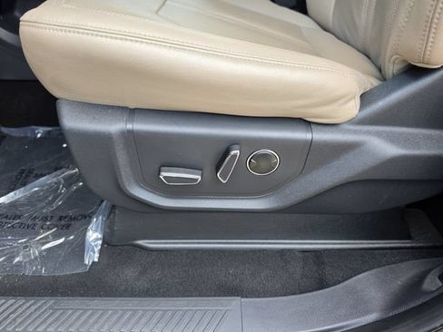 Used 2024 Ford Expedition Max Limited RWD image 18