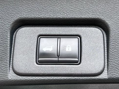 Used 2025 Nissan Rogue SL w/ Tech Package AWD/4WD image 36