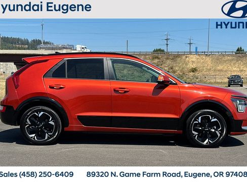 Used 2023 Kia Niro Wind w/ Wind Preserve Package FWD image 2
