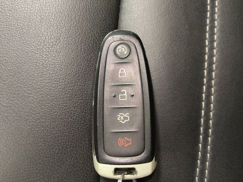 Used 2017 Ford Escape Titanium image 32