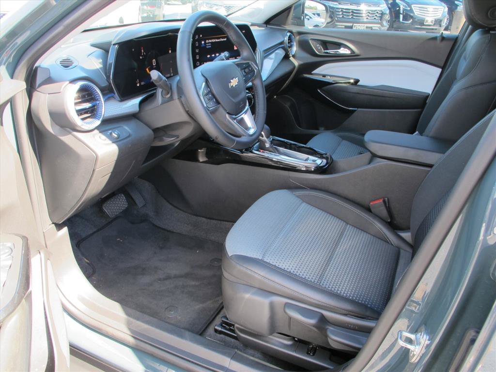 Used 2025 Chevrolet Trax LT w/ Driver Confidence Package FWD image 10